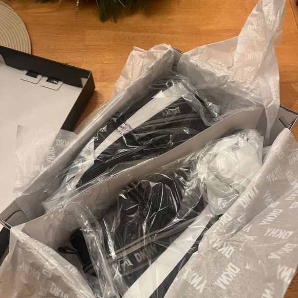 Brand New DKNY Black Women's Sneaker - Picture 4 of 5